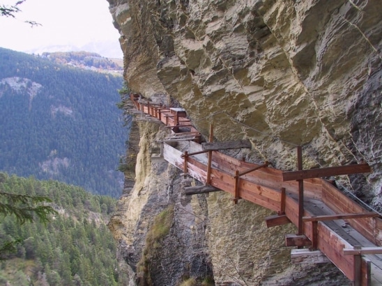 Bisse suspendu